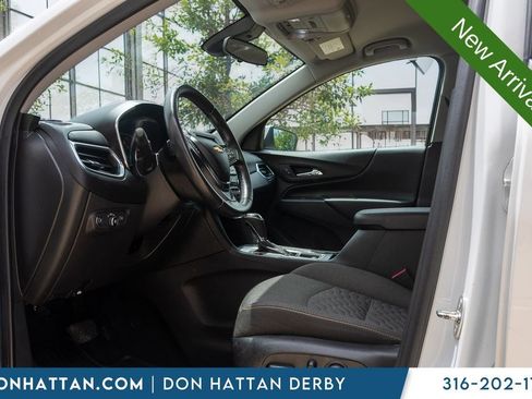 Used 2020 Chevrolet Equinox LT w/ Driver Convenience Package FWD image 3
