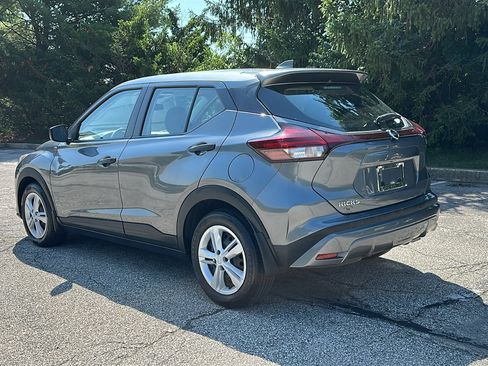 Used 2021 Nissan Kicks S FWD image 7