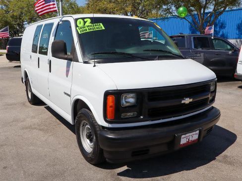 Used 2002 Chevrolet Express 1500 1500 135 WB image 8
