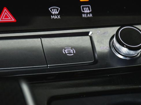 Used 2024 Audi SQ8 Premium Plus w/ Black Optic Package image 35