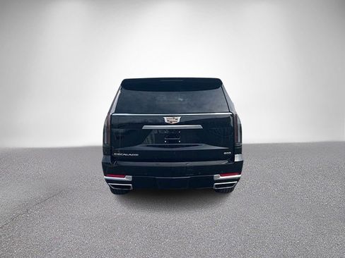 Used 2025 Cadillac Escalade Premium Luxury AWD/4WD image 6