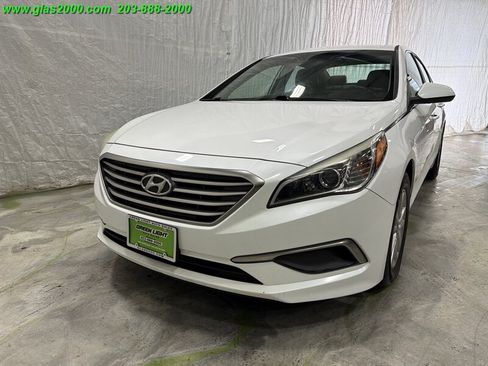 Used 2017 Hyundai Sonata SE FWD image 1