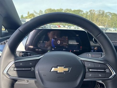 New 2025 Chevrolet Equinox EV LT image 11