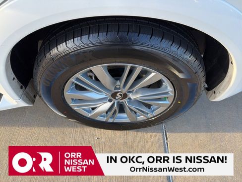 Used 2024 INFINITI QX80 Luxe image 9