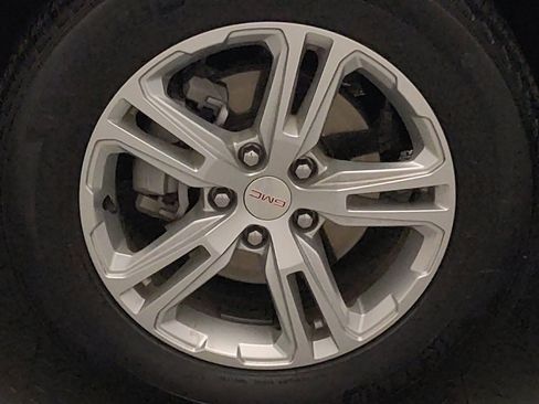 Used 2023 GMC Terrain SLE w/ LPO, Floor Liner Package image 31