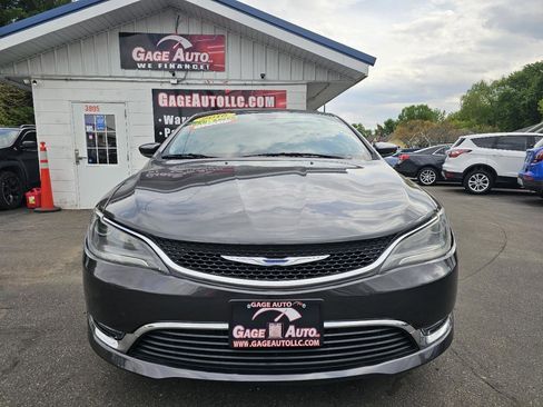 Used 2016 Chrysler 200 Limited w/ Convenience Group FWD image 3