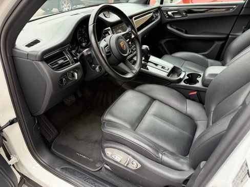 Used 2022 Porsche Macan w/ Premium Package Plus AWD/4WD image 7