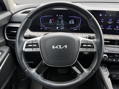 Used 2025 Kia Telluride EX w/ EX Captain's Chair Package AWD/4WD image 36