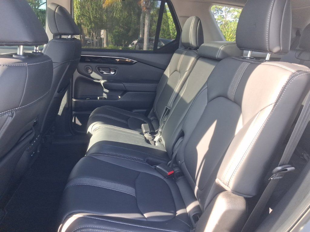 Used 2025 Honda Pilot Touring image 24