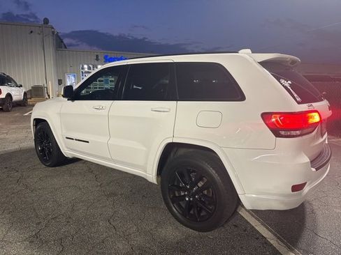 Used 2020 Jeep Grand Cherokee Altitude image 4