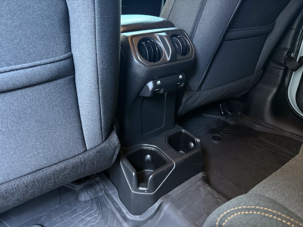 Used 2024 Jeep Wrangler Unlimited Sport AWD/4WD image 31