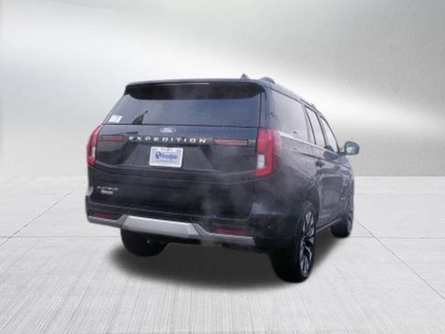 New 2026 Ford Expedition Platinum w/ Driver's Package image 3