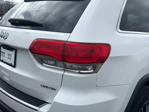 Used 2018 Jeep Grand Cherokee Limited image 12