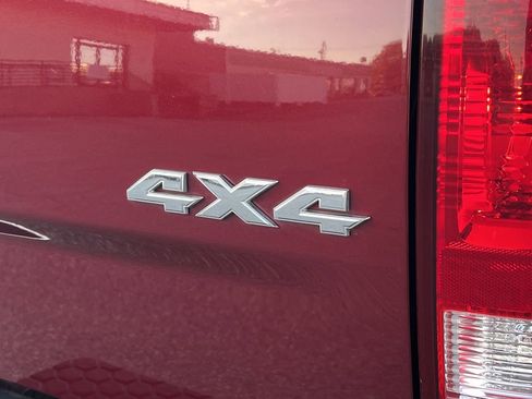 Used 2019 RAM 1500 Classic SLT image 27