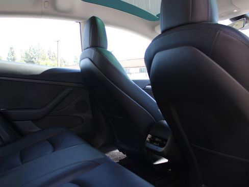 Used 2022 Tesla Model 3 image 22