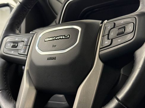 Used 2022 GMC Yukon XL Denali image 29