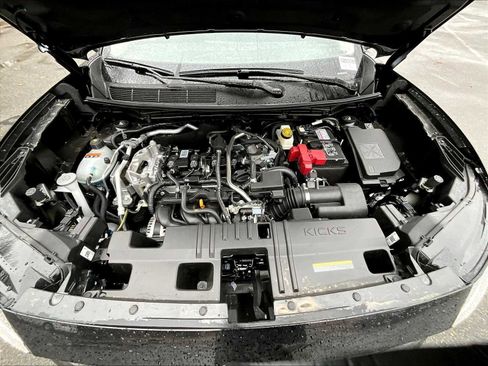 New 2025 Nissan Kicks SR w/ Illumination Package image 15