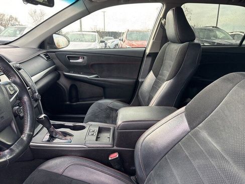 Used 2015 Toyota Camry XLE image 19