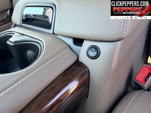 Used 2017 GMC Yukon SLE w/ SLE Value Package AWD/4WD image 13