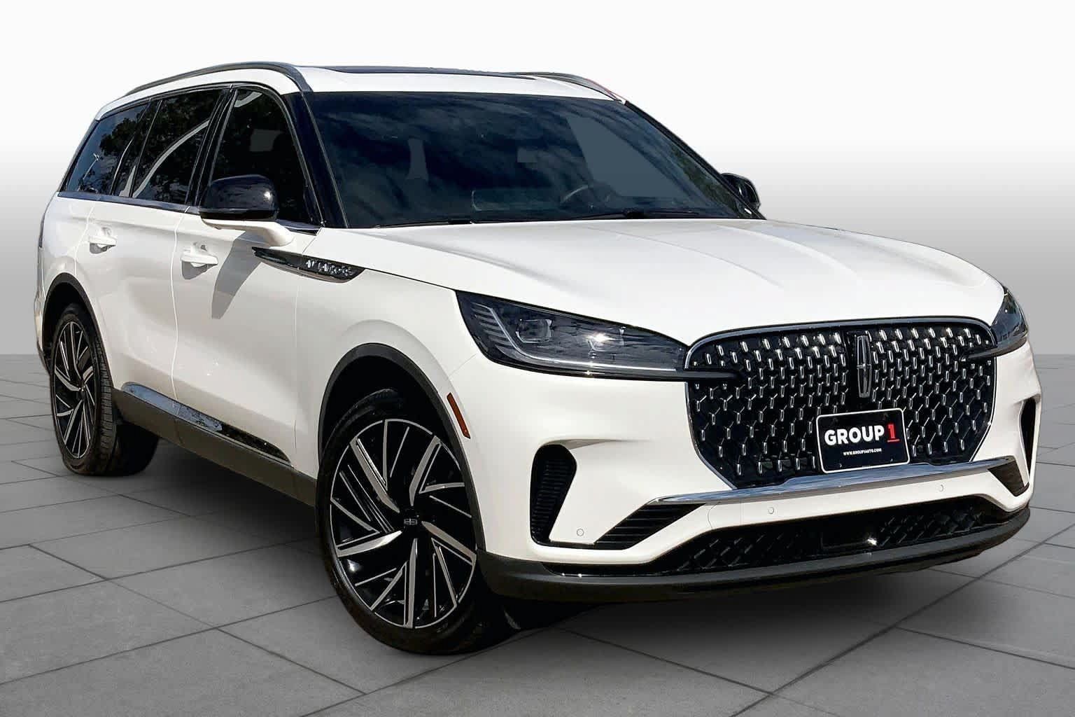 Certified 2025 Lincoln Aviator Reserve w/ Equipment Group 201A AWD/4WD image 3