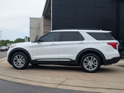 Used 2020 Ford Explorer XLT w/ Equipment Group 202A AWD/4WD image 6