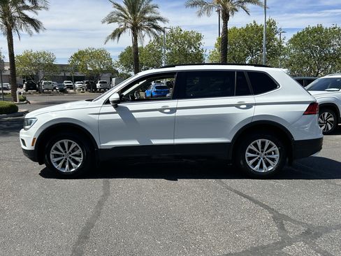 Used 2019 Volkswagen Tiguan SE FWD image 2