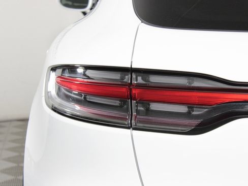 Used 2024 Porsche Macan w/ Premium Plus Package image 12