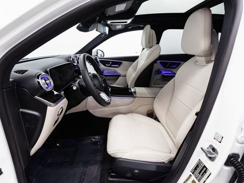 Used 2026 Mercedes-Benz GLC 350e 4MATIC image 8