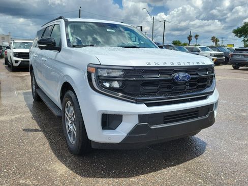 New 2026 Ford Expedition Max Active RWD image 2