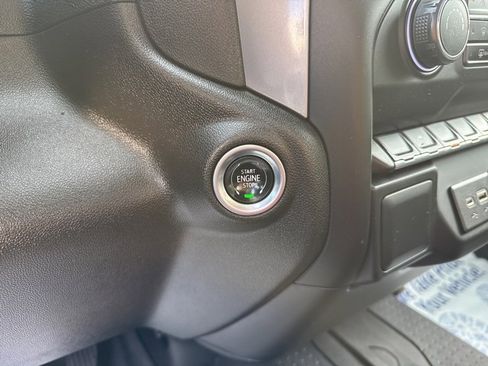 Used 2022 Chevrolet Silverado 1500 Custom image 27