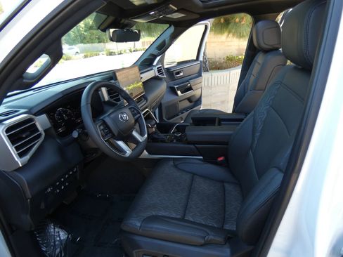 Used 2025 Toyota Tundra Limited image 62