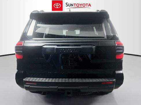 Used 2025 Toyota 4Runner TRD Off-Road Premium AWD/4WD image 5