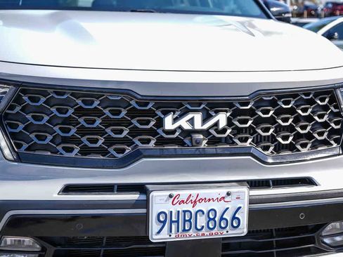 Certified 2023 Kia Sorento SX Prestige AWD/4WD image 5