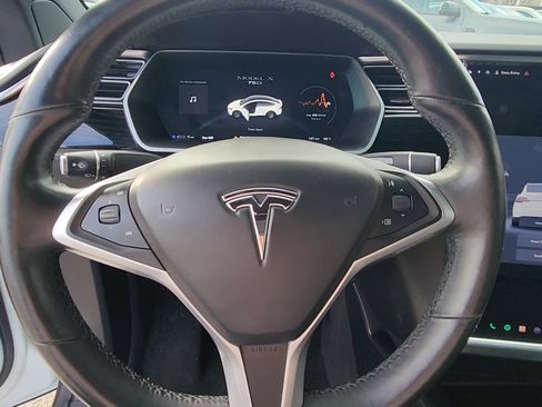 Used 2017 Tesla Model X 90D image 23