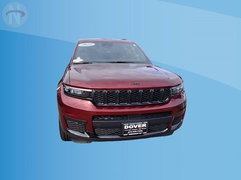 Certified 2025 Jeep Grand Cherokee L Altitude AWD/4WD image 3