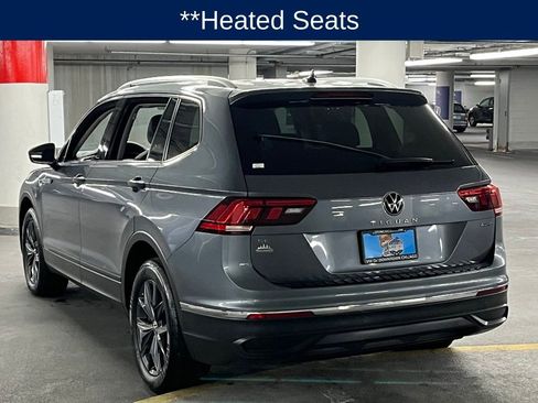 Used 2023 Volkswagen Tiguan SE w/ Panoramic Sunroof Package image 5