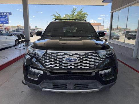 Used 2022 Ford Explorer Platinum w/ Premium Technology Package AWD/4WD image 3