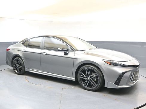 Used 2025 Toyota Camry XSE AWD/4WD image 7