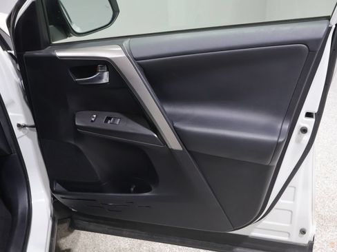 Used 2017 Toyota RAV4 XLE AWD/4WD image 23