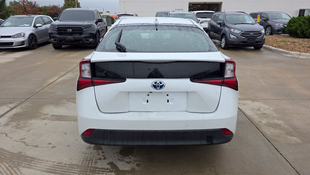 Used 2022 Toyota Prius L Eco FWD image 4