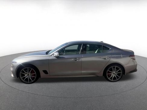 Used 2025 Genesis G70 2.5T image 9