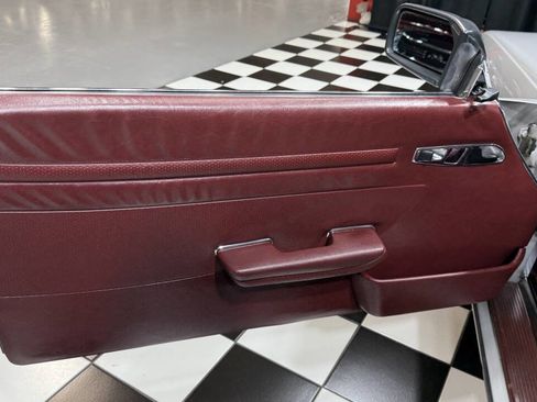 Used 1988 Mercedes-Benz 560 SL image 54