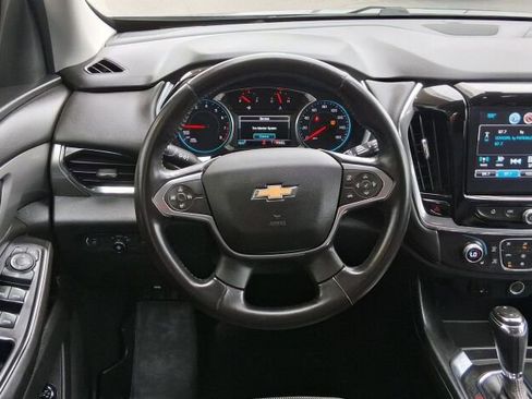 Used 2018 Chevrolet Traverse LT image 19
