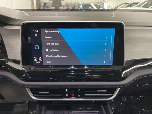 Used 2025 Volkswagen Atlas Cross Sport SE w/ Panoramic Sunroof Package AWD/4WD image 21