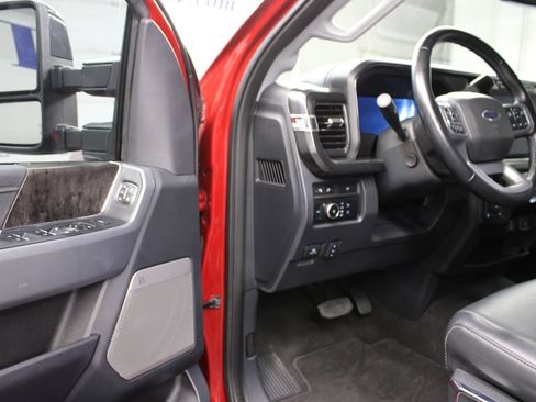 Used 2024 Ford F250 Lariat w/ Sport Appearance Package AWD/4WD image 60