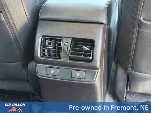 Used 2016 Subaru Outback 2.5i Limited AWD/4WD image 19