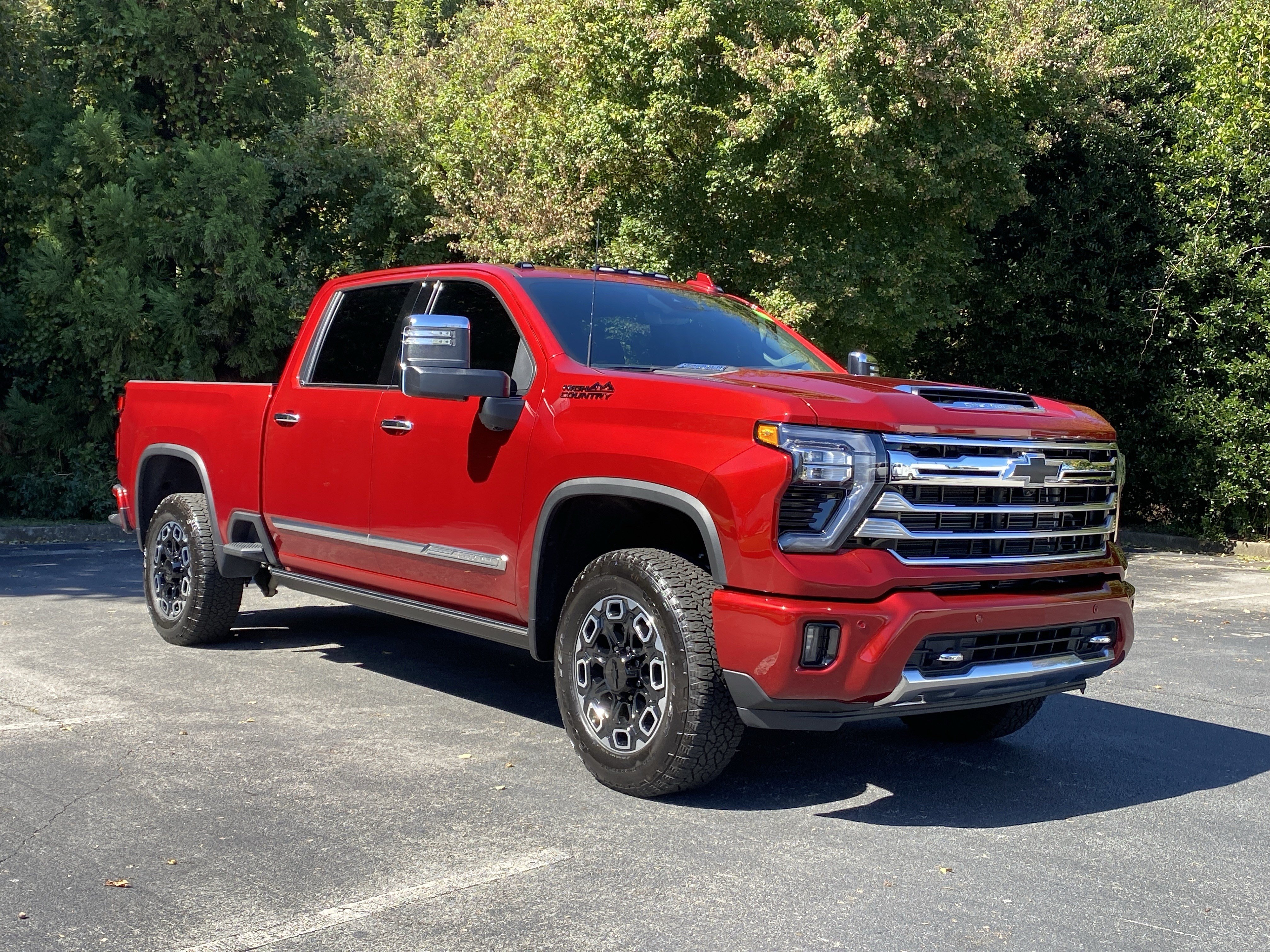 Used 2026 Chevrolet Silverado 2500 High Country w/ High Country Premium Package AWD/4WD image 2