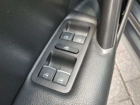 Certified 2022 Volkswagen Passat 2.0T SE FWD image 16