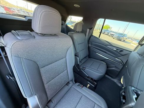 New 2026 Chevrolet Traverse LT image 17