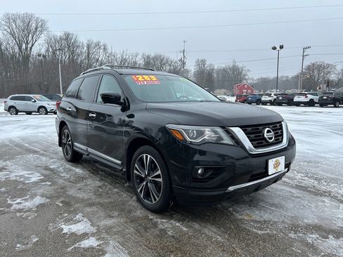 Used 2017 Nissan Pathfinder Platinum image 4